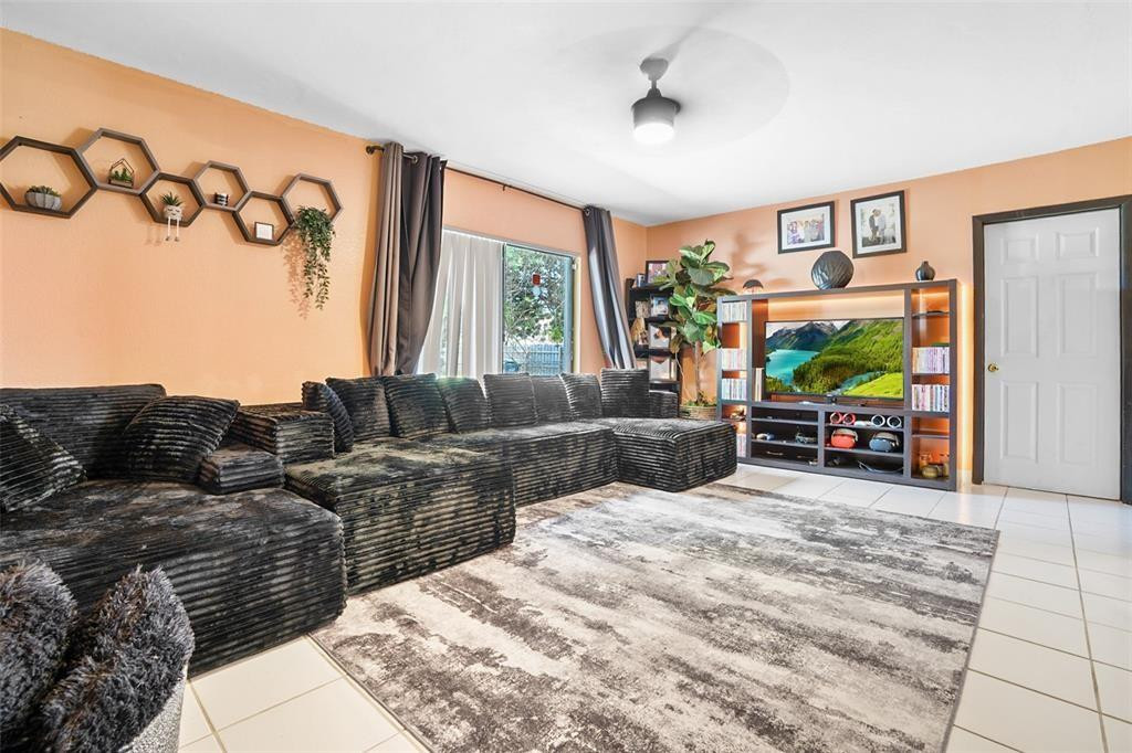 LESLIE ESTATES SEC 14 - Residential