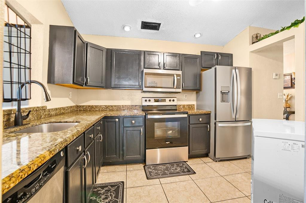 LESLIE ESTATES SEC 14 - Residential