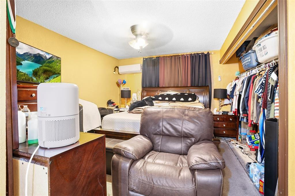 LESLIE ESTATES SEC 14 - Residential