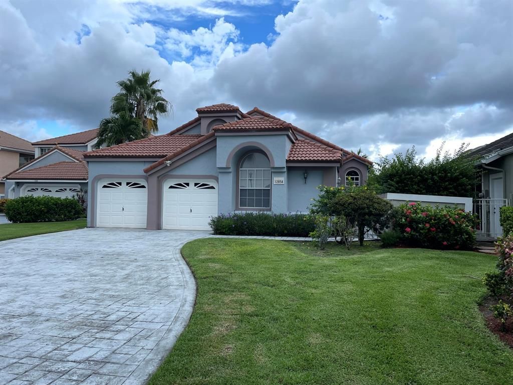 Photo of 12854 Touchstone Place Pl, Palm Beach Gardens, FL 33418 (MLS # R10759475)