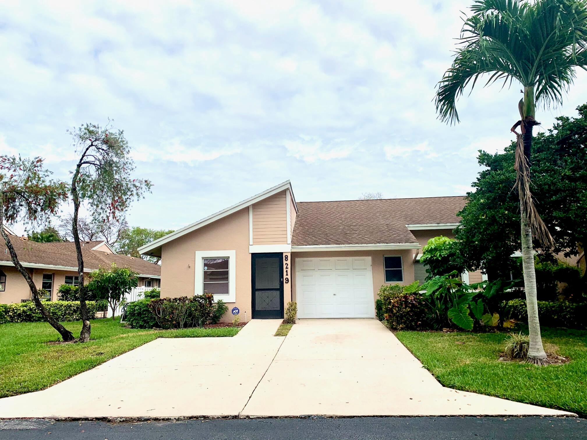 Come enjoy Florida Living at its best! Situated in a park like setting with walking paths and lots of activities to do and clubs to join. Bright spacious 2 bed 2bath 1 Car garage villa in a gated 55+ community. Has laundry/storage room, sunroom/ den, 2 car driveway, high ceilings, built in corner desk stays. Enjoy Pickle ball, tennis, swimming, exercise and walking paths. Near shopping, restaurants and easy to get to highways. Easy to show.