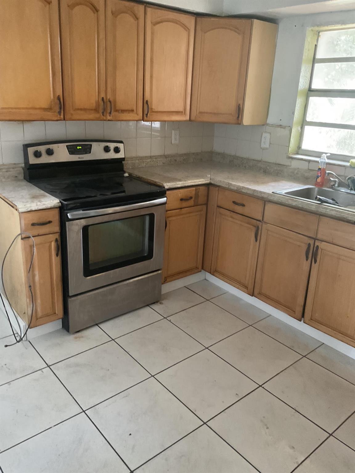 ROOSEVELT GARDENS - Residential