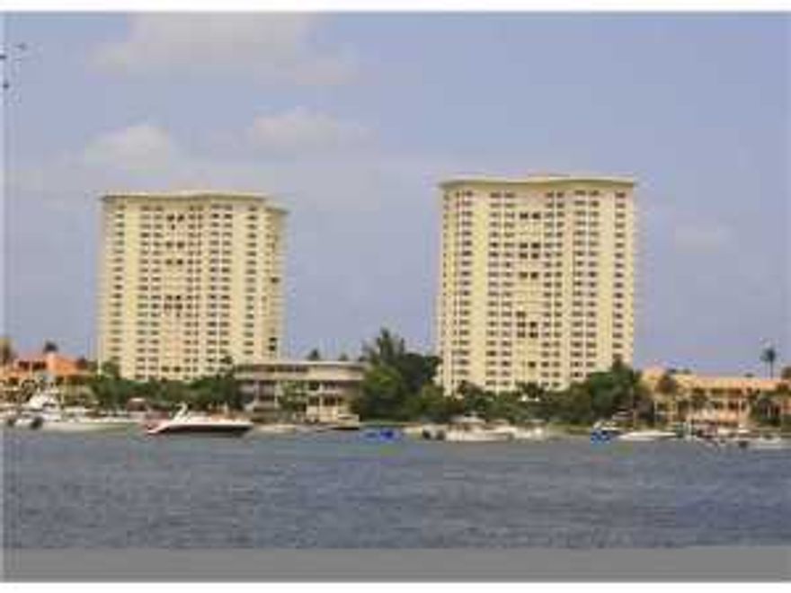 BEAUTIFUL RESIDENCE WITH MOST DESIRABLE SOUTH/SOUTHEAST EXPOSURE AND SPLIT PLAN. SUPERB VIEWS OF THE BEACH,COASTLINE FACING SOUTH AND LAKE BOCA. MARBLE FLOORS,RENOVATED KITCHEN AND BATHROOMS.ENJOY OCEAN BREEZES FROM BIG PATIO.BE PAMPERED WITH ALL THE RECENT RENOVATIONS THE CHALFONTE HAS TO OFFER ... STATE OF THE ART LOBBY, SOCIAL ROOM OCEANSIDE POOL AND BBQ AREA PLUS TENNIS AND BBQ PAVILION ON THE INTRACOASTAL. NO SMOKERS ONLY. GREAT SEASONAL FOR THE SUN LOVERS!!!