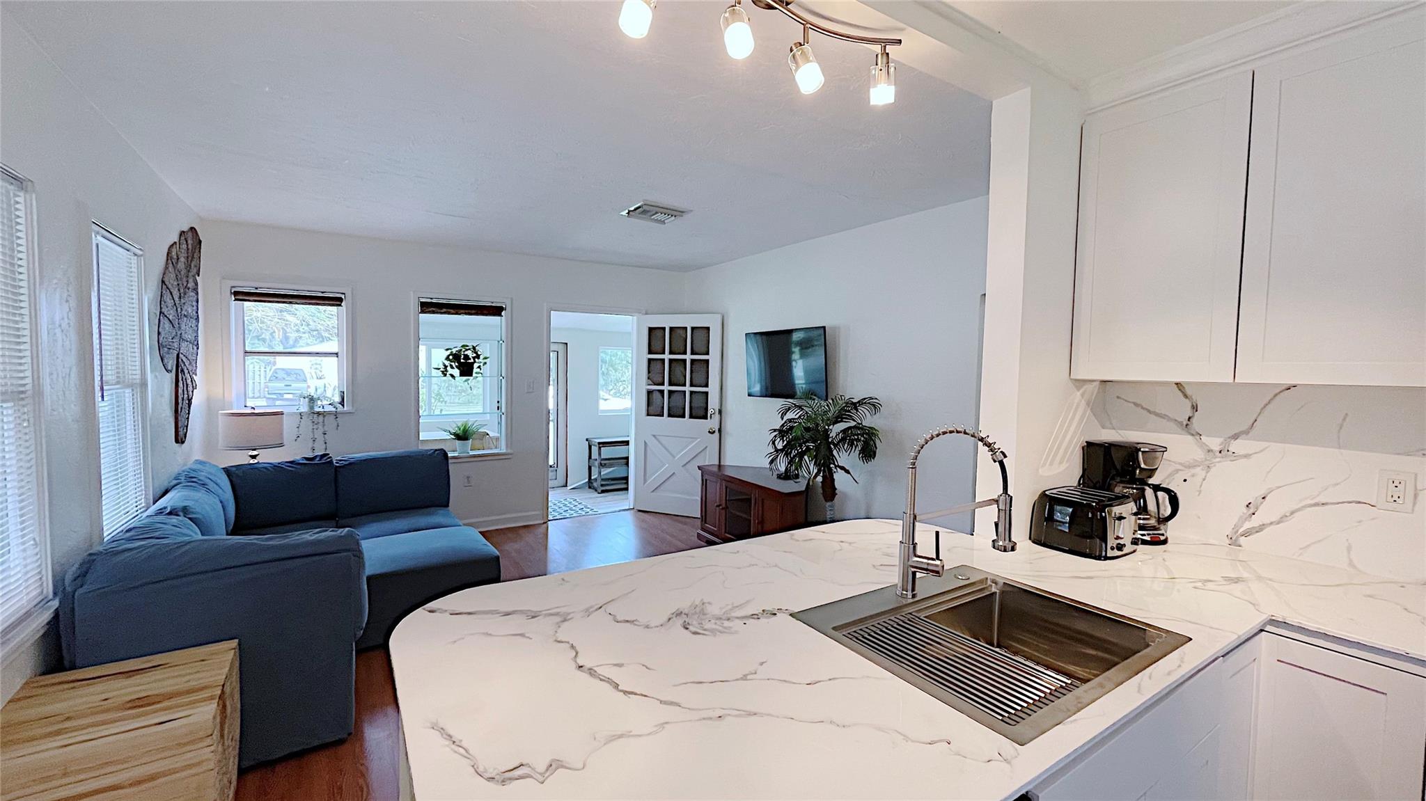 Modelo Park 14-10 B - Residential Lease