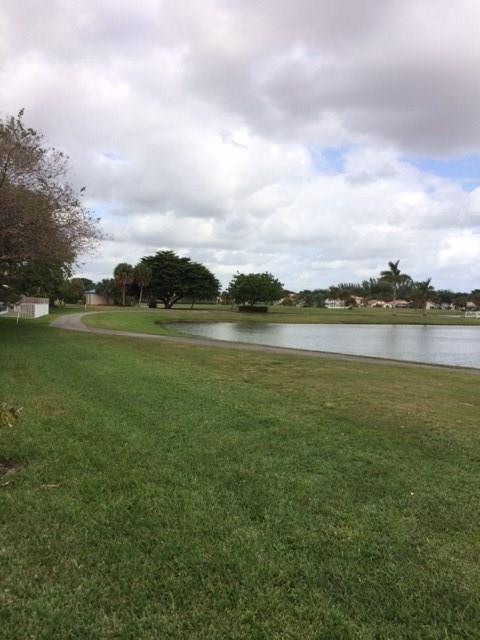 BRAIARWOOD CONDO 4 - Residential