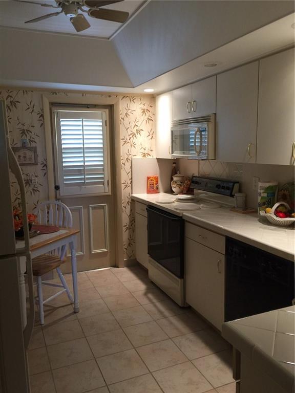 BRAIARWOOD CONDO 4 - Residential