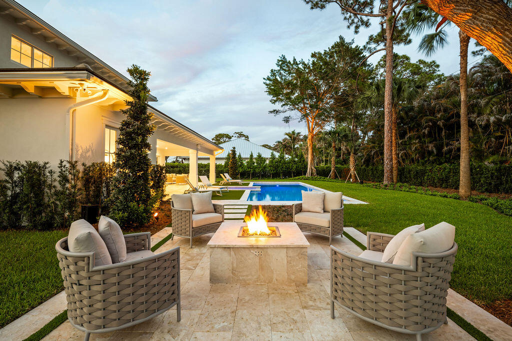 5528 Hibiscus Road