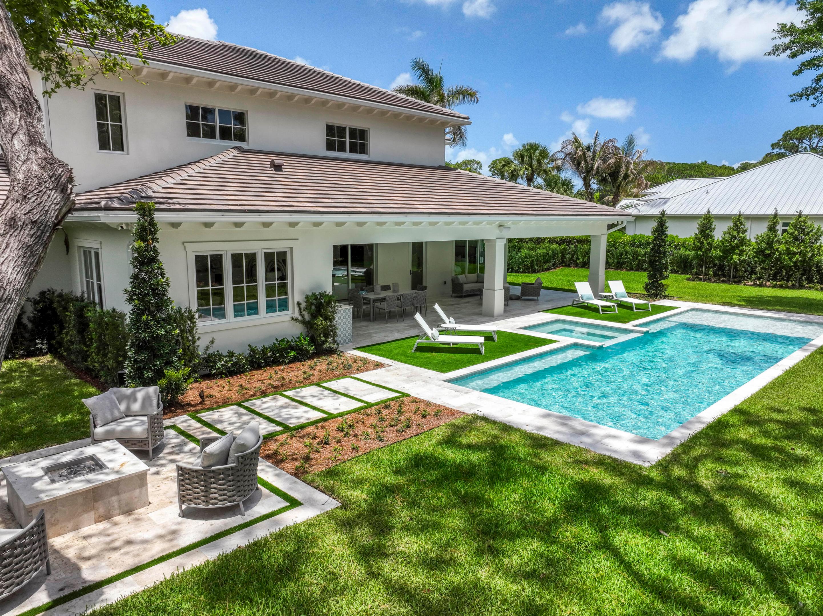 5528 Hibiscus Road