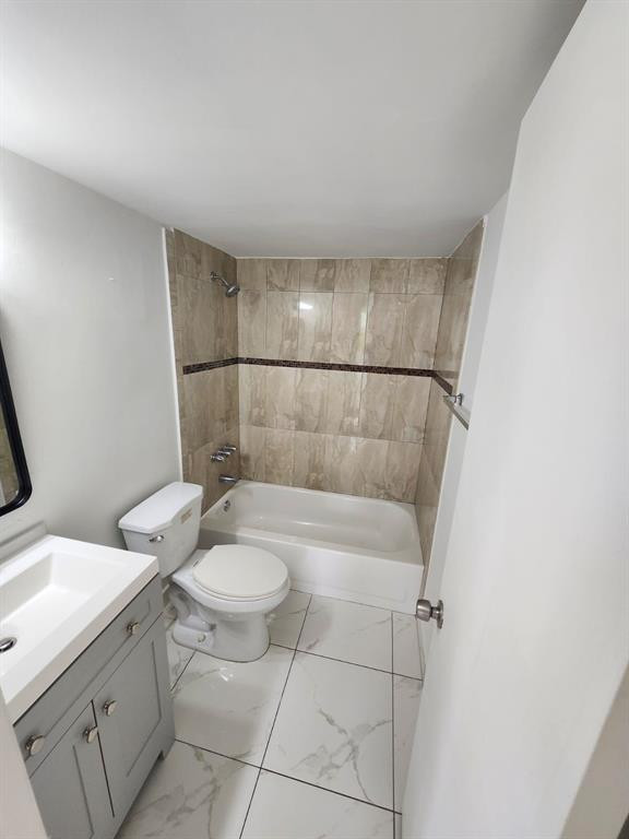 5505 NW 7th Street W301