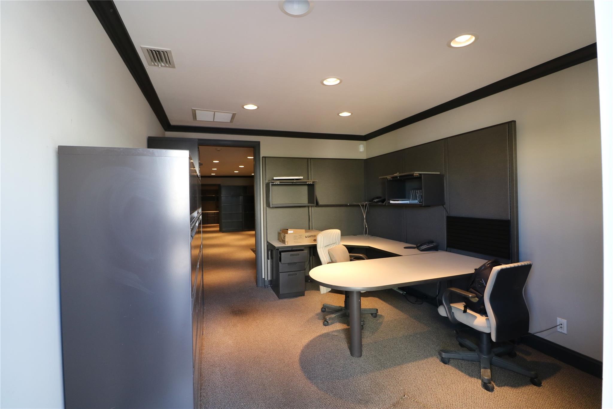 2175 N Andrews Ave 8