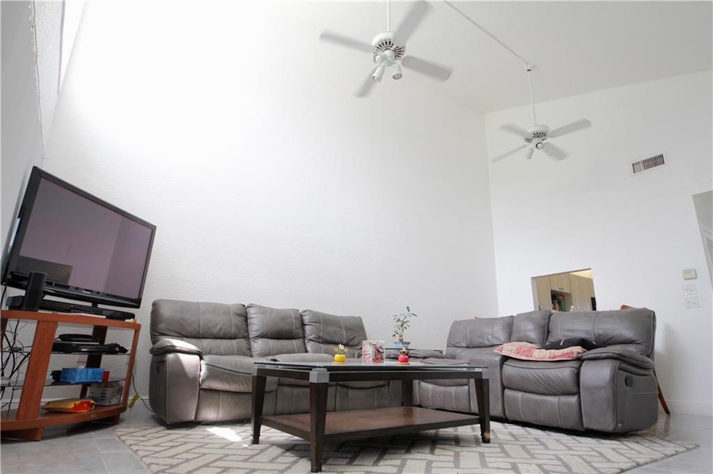Country Squire Townhomes - Residential