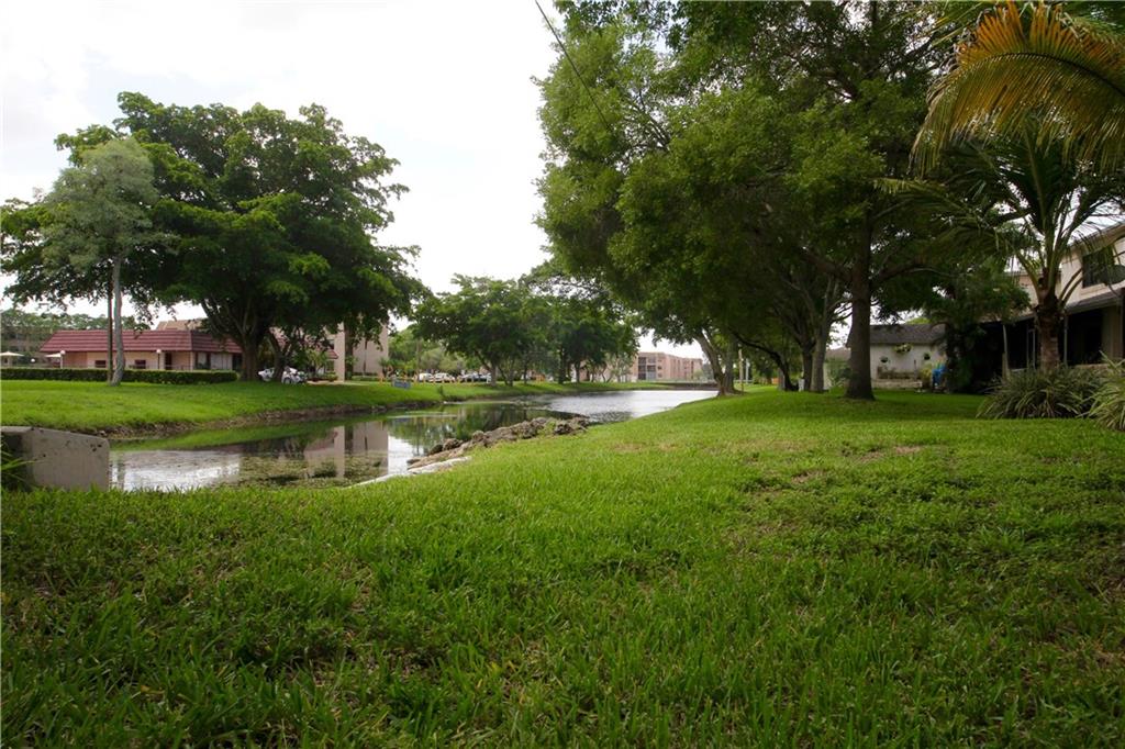 Country Squire Townhomes - Residential