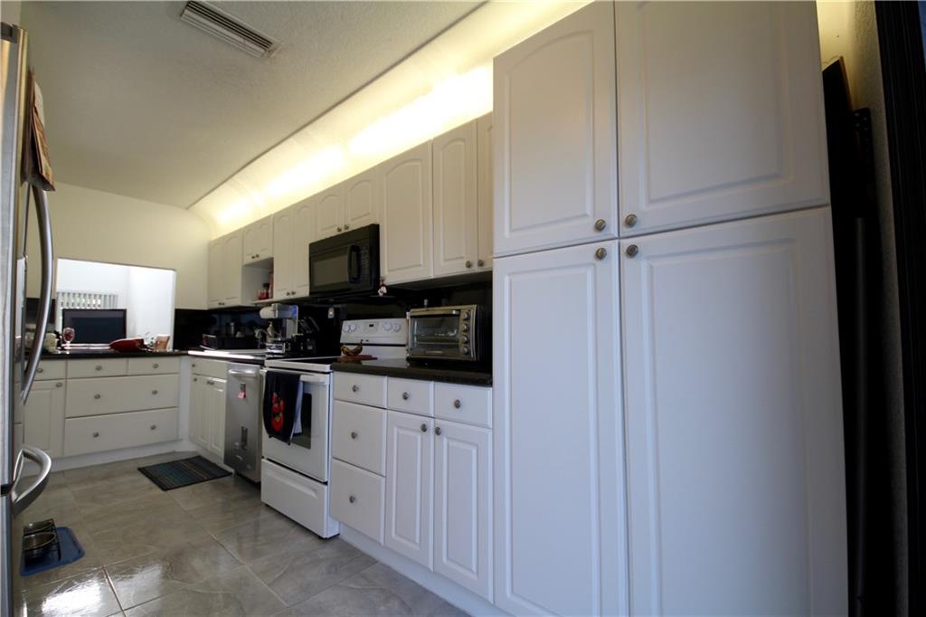 Country Squire Townhomes - Residential