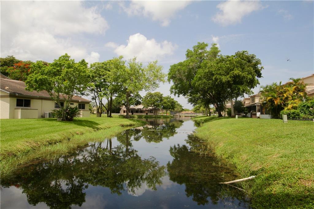 Country Squire Townhomes - Residential