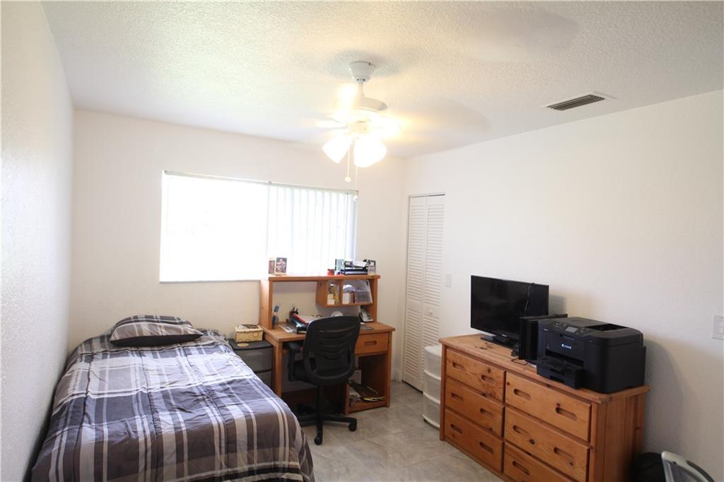 Country Squire Townhomes - Residential