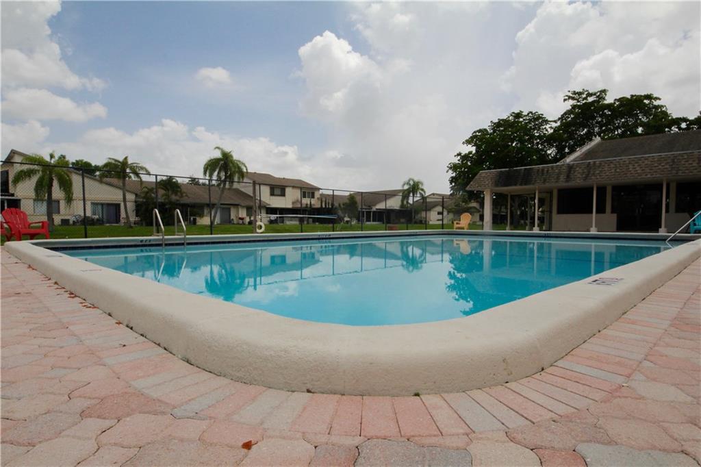 Country Squire Townhomes - Residential