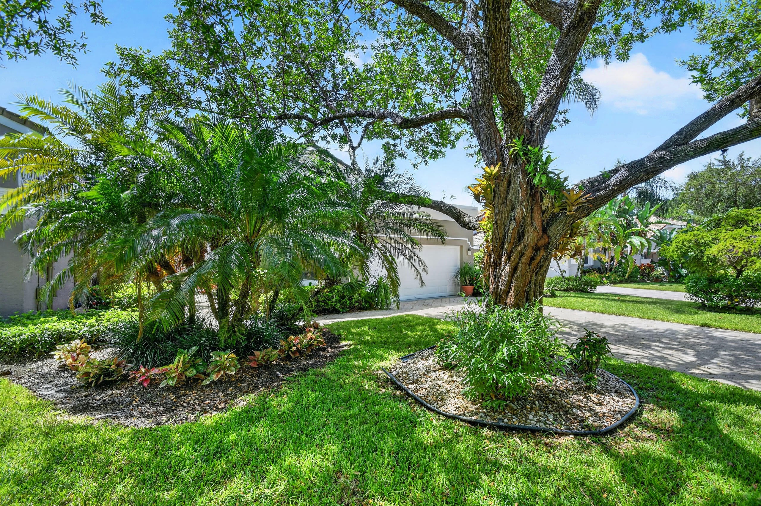 Properties 4758 CARLTON GOLF Drive