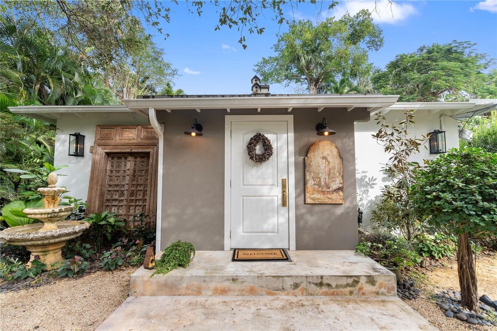 Photo of 1535 SW 24th Street, Fort Lauderdale, FL 33315 (MLS # F10423478)