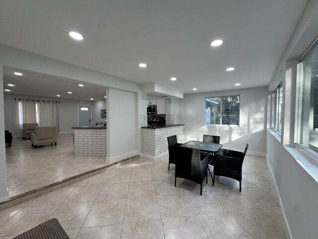 COUNTRY CLUB VILLAGE SEC B - Residential