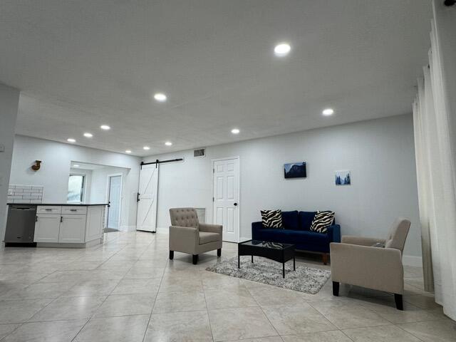 COUNTRY CLUB VILLAGE SEC B - Residential