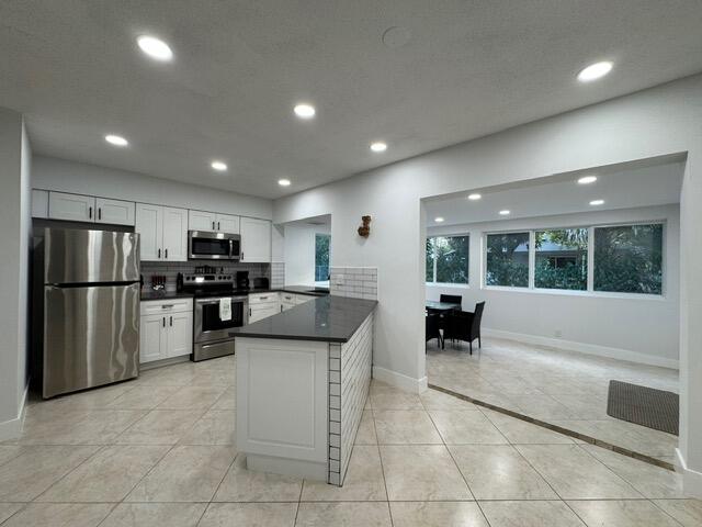 COUNTRY CLUB VILLAGE SEC B - Residential