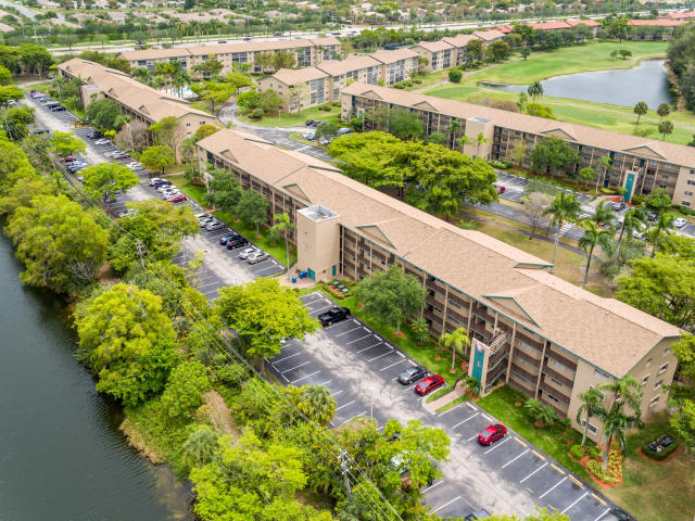 KINGSLEY AT CENTURY VILLAGE - Residential