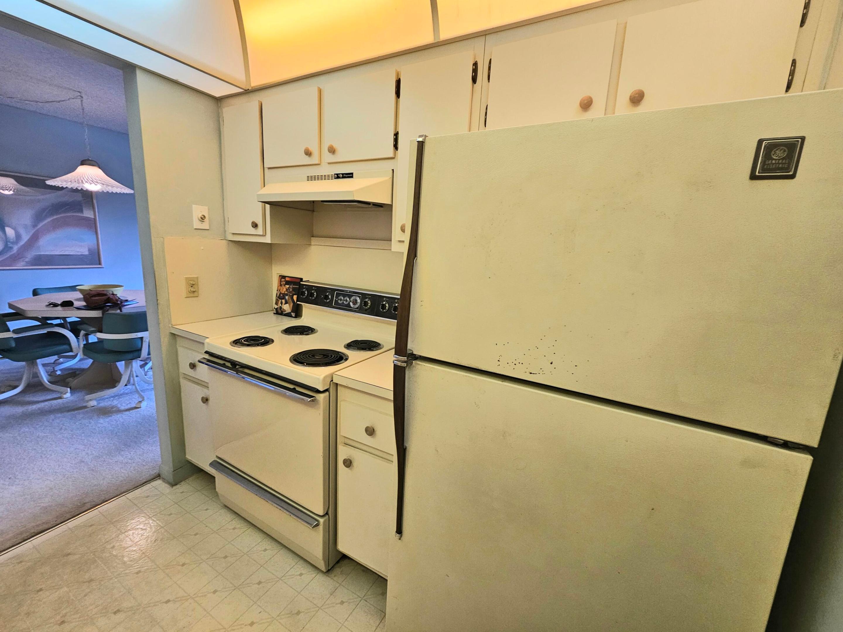 KINGSLEY AT CENTURY VILLAGE - Residential