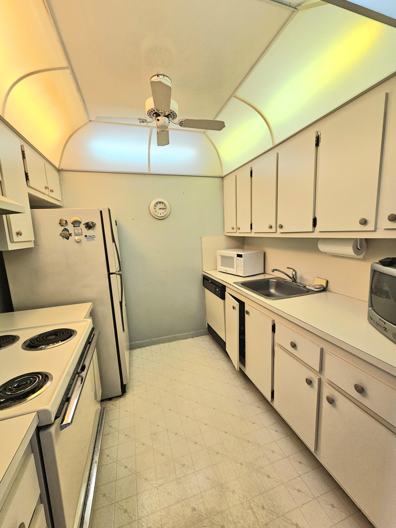 KINGSLEY AT CENTURY VILLAGE - Residential