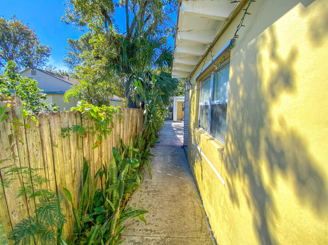 527 48th Street