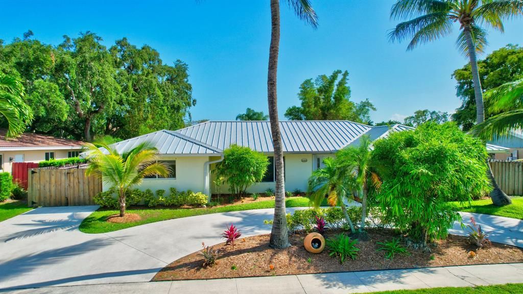 Photo of 1300 SW 14th Street, Boca Raton, FL 33486 (MLS # R10793163)