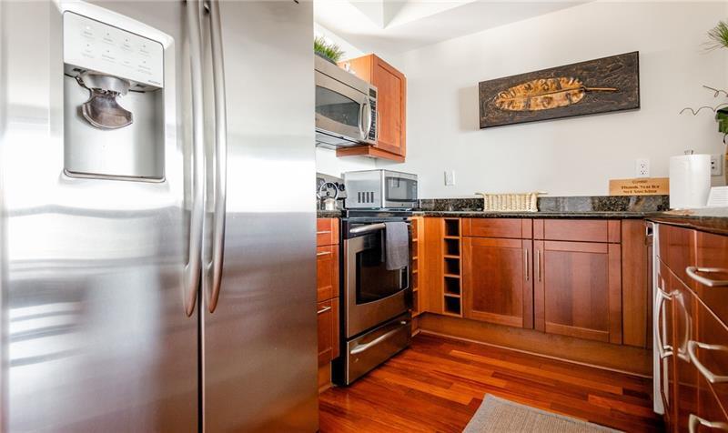 DOWNTOWN DADELAND CONDO NO TWO - Residential Lease