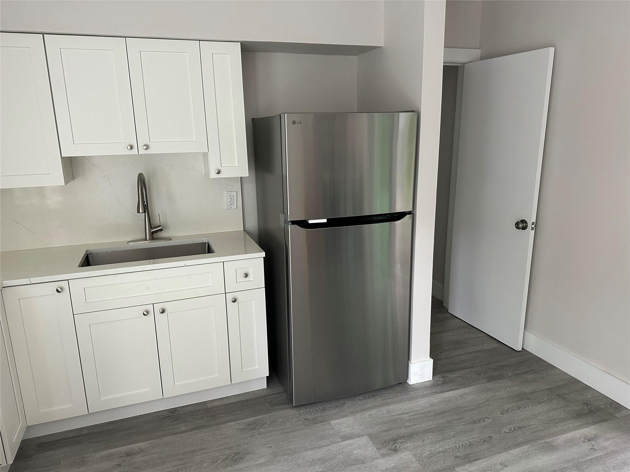 Lauderdale Pines 8-27 B - Residential Lease