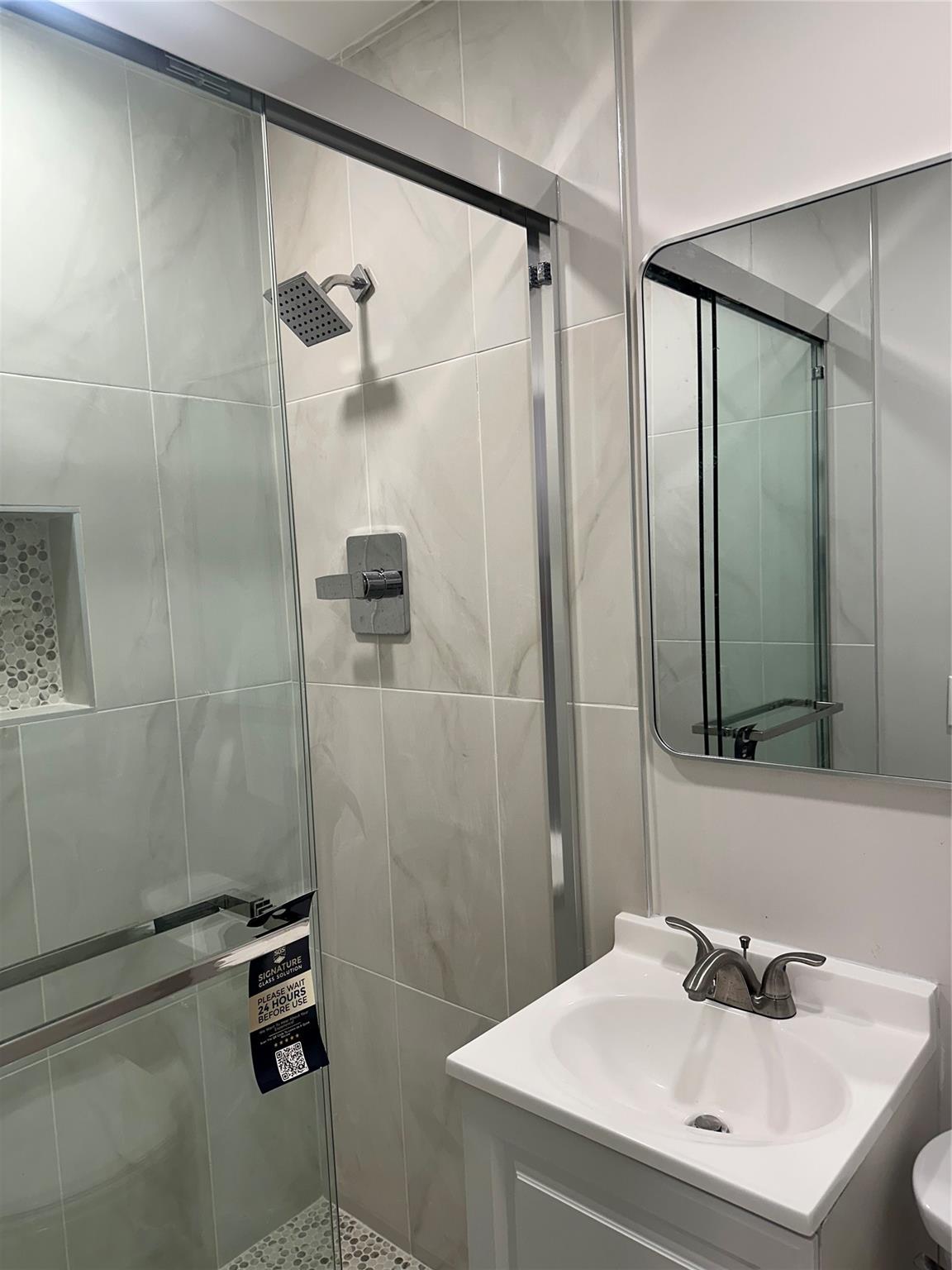 Lauderdale Pines 8-27 B - Residential Lease