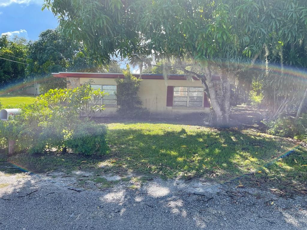 Photo of 2004 N 46th Street, Fort Pierce, FL 34947 (MLS # R10728342)