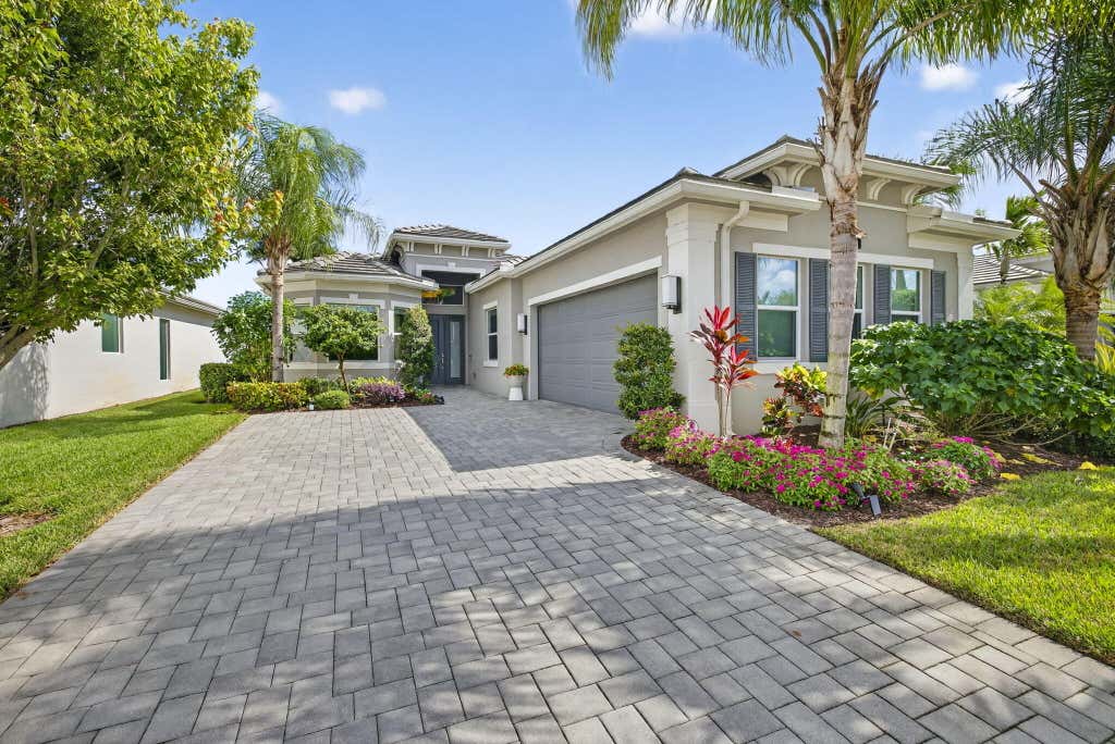 Photo of 12616 Pink Myrtle Court, Boynton Beach, FL 33473 (MLS # R11134841)