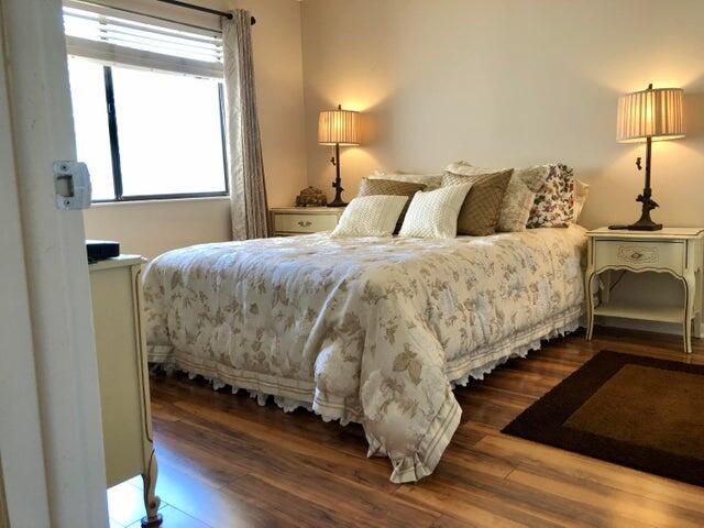 FOUNTAINS OF PALM BEACH CONDO 4 - Residential