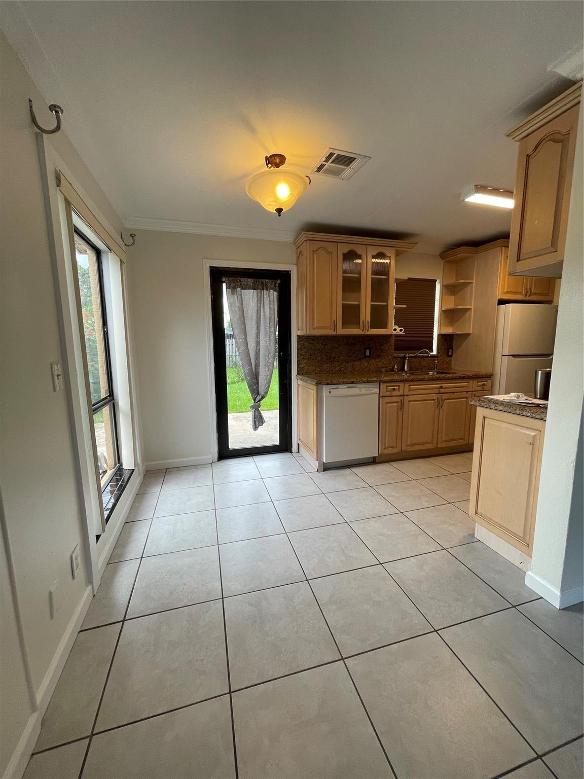 Ibec Add 3 47-46 B - Residential Lease