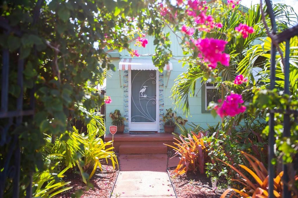 Photo of 626 N L Street, Lake Worth Beach, FL 33460 (MLS # R11034023)