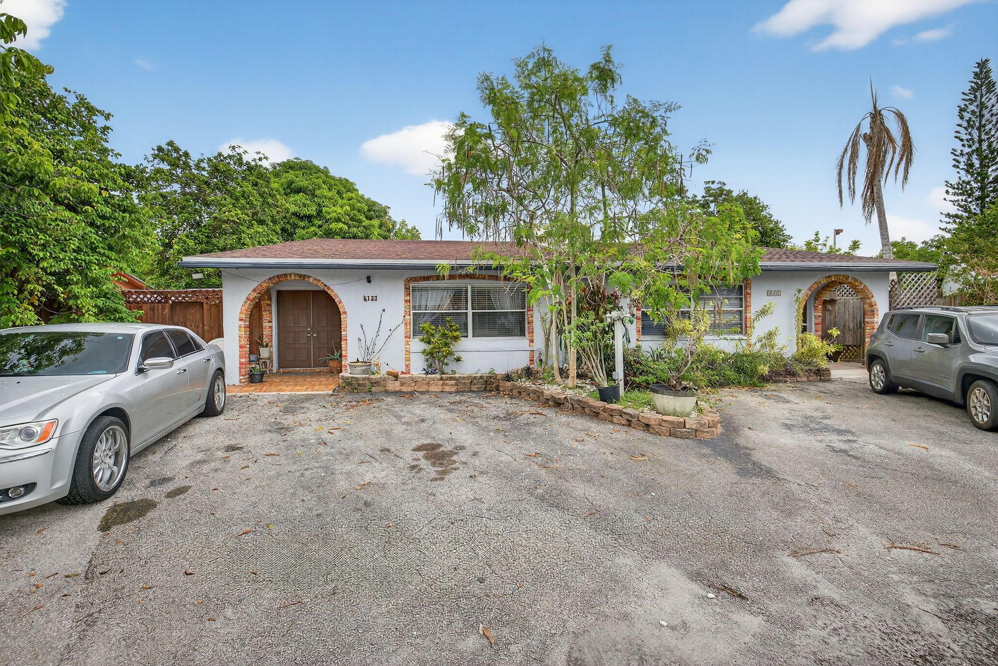 ROOM SHARE OPPORTUNITY!!!! This beautiful property is OWNER OCCUPIED, centrally located in a desirable community in Margate. Owner seeks a single professional for one year renewable lease . ONE BEDROOM AND ONE BATHROOM AND PRIVATE DEN FOR INDIVIDUAL LIVING ROOM, AVAILABLE. FIRST, LAST AND SECURITY REQUIRED.