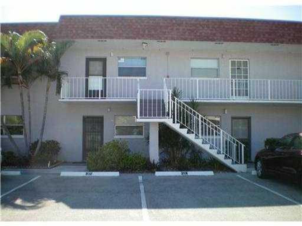 Photo of 1225 Carlton Court #102, Fort Pierce, FL 34949 (MLS # R10942162)