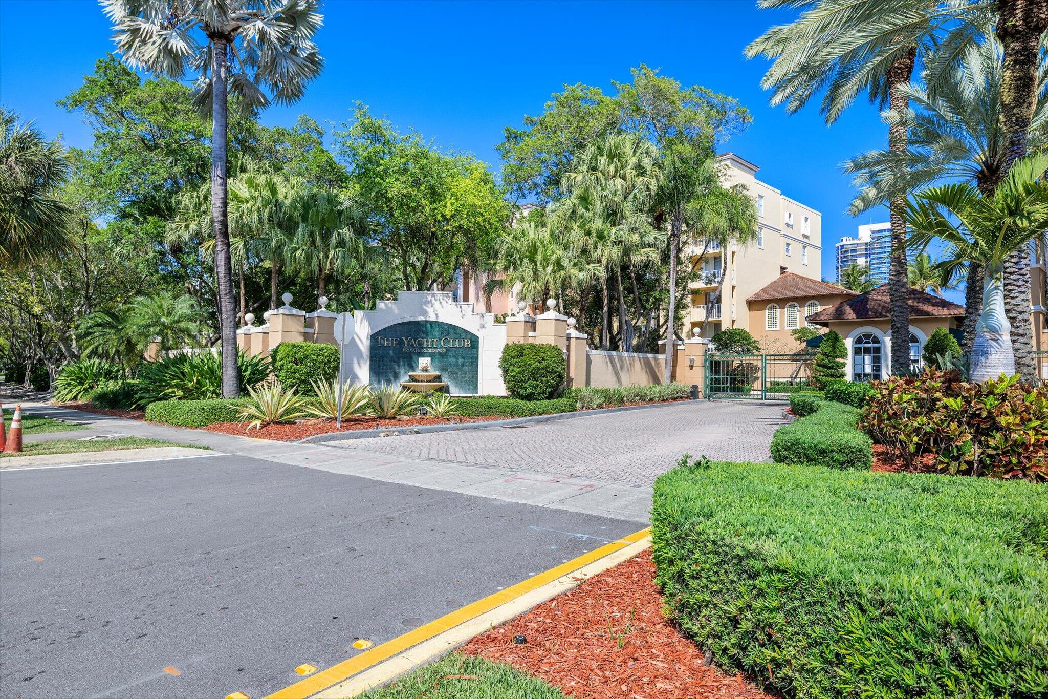 THE YACHT CLUB AT AVENTURA CONDO - Residential