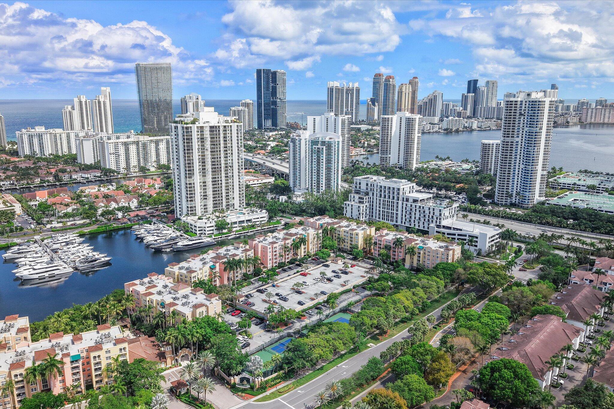 THE YACHT CLUB AT AVENTURA CONDO - Residential
