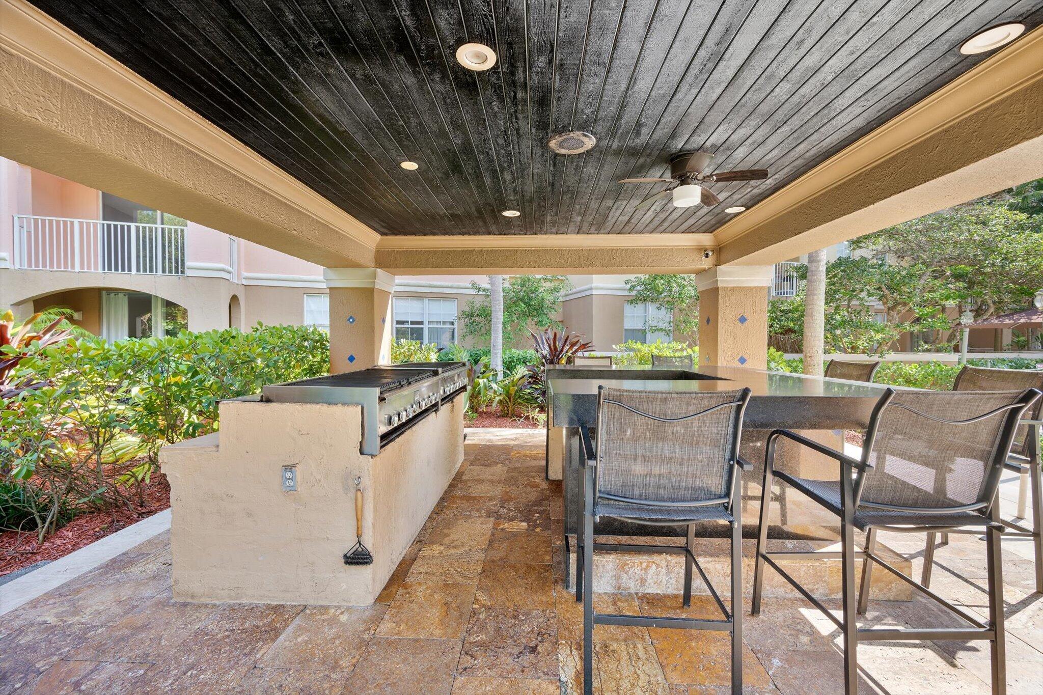 THE YACHT CLUB AT AVENTURA CONDO - Residential