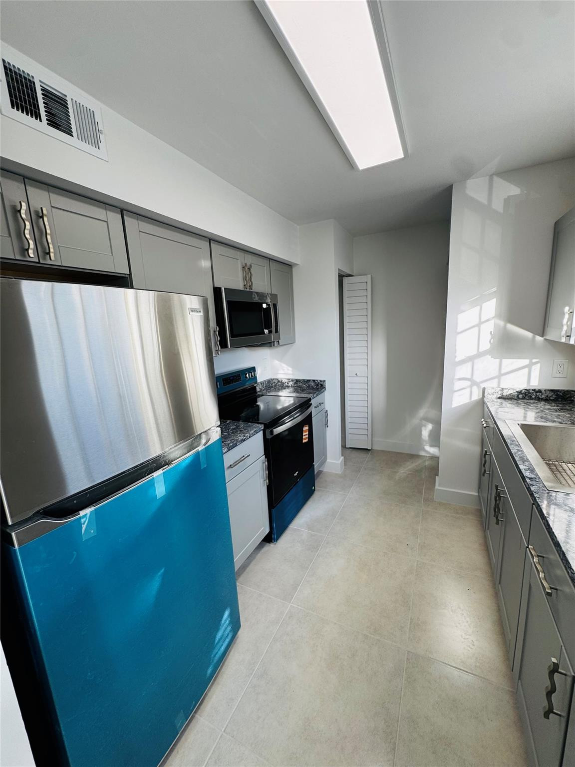 WINDMILL LAKES IV CONDO - Residential Lease