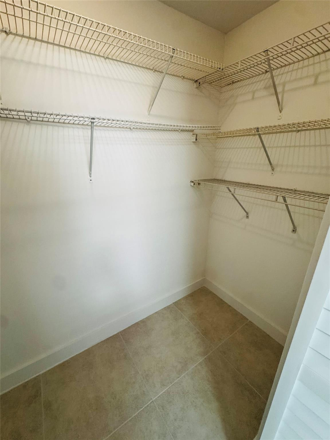 WINDMILL LAKES IV CONDO - Residential Lease