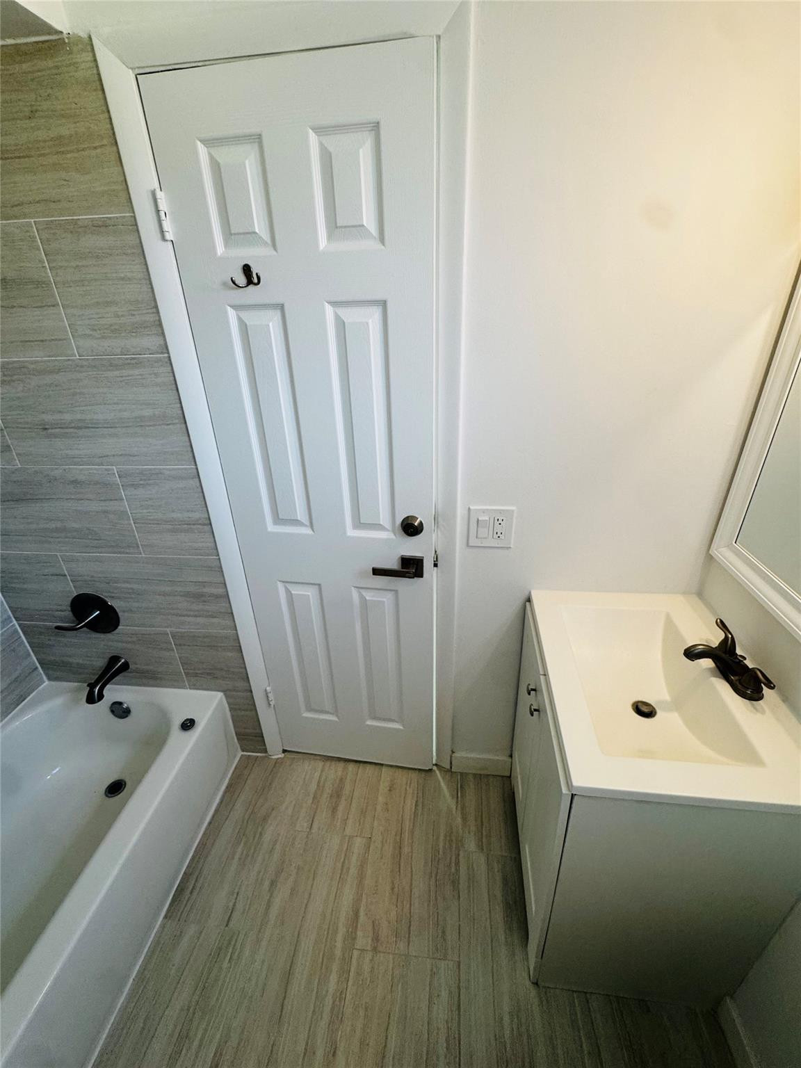 WINDMILL LAKES IV CONDO - Residential Lease