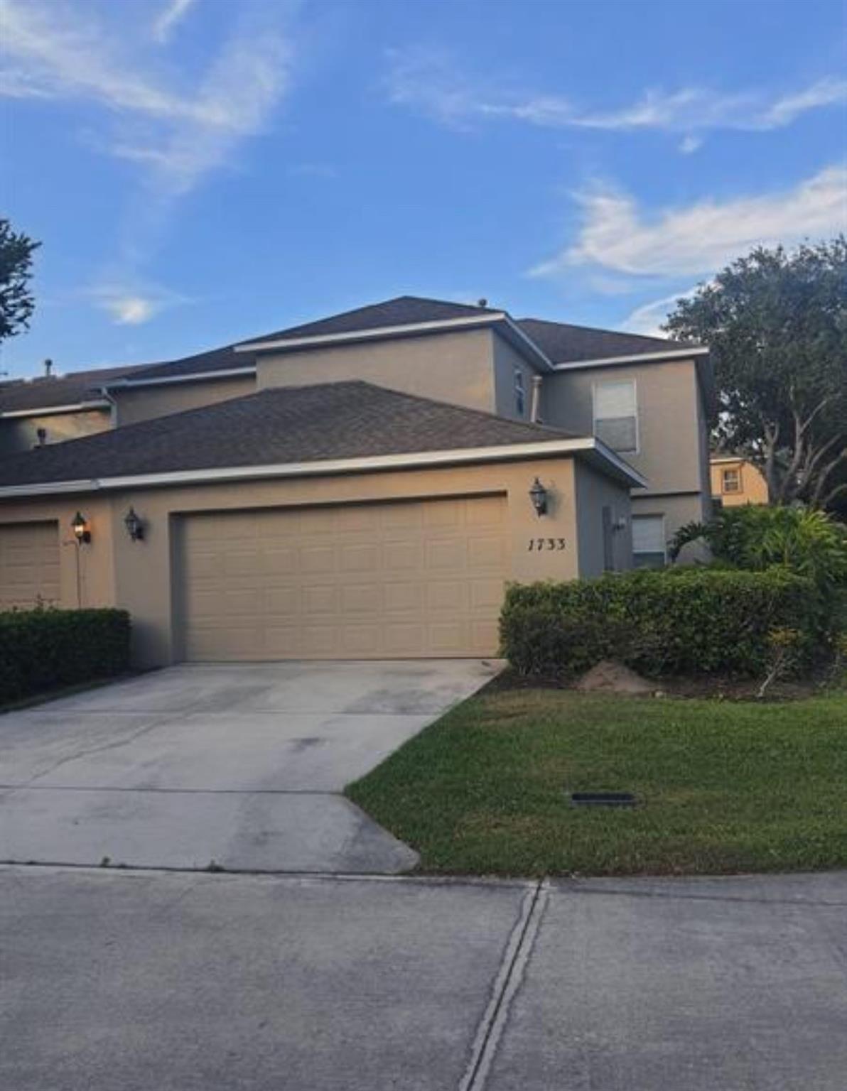 1733 Pointe West Way
