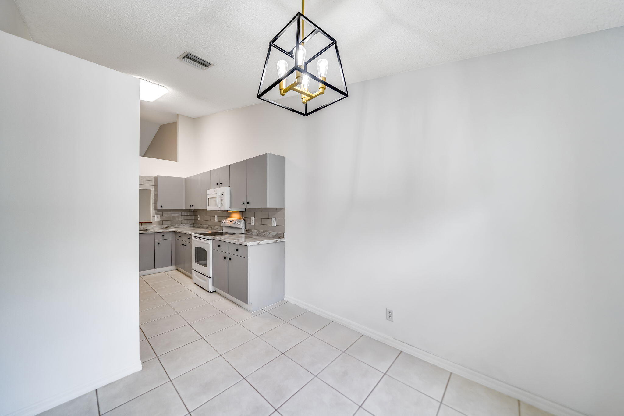 FLORAL LAKES 2 - Residential