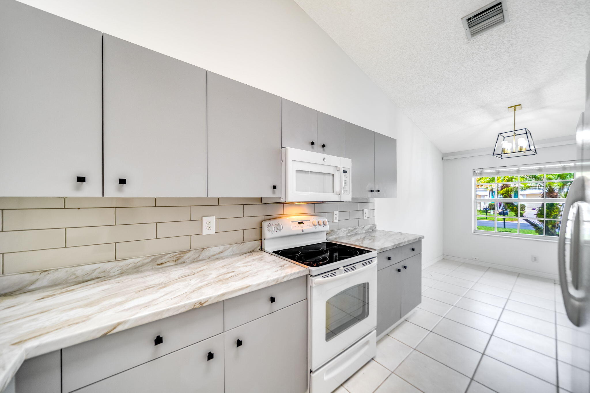 FLORAL LAKES 2 - Residential