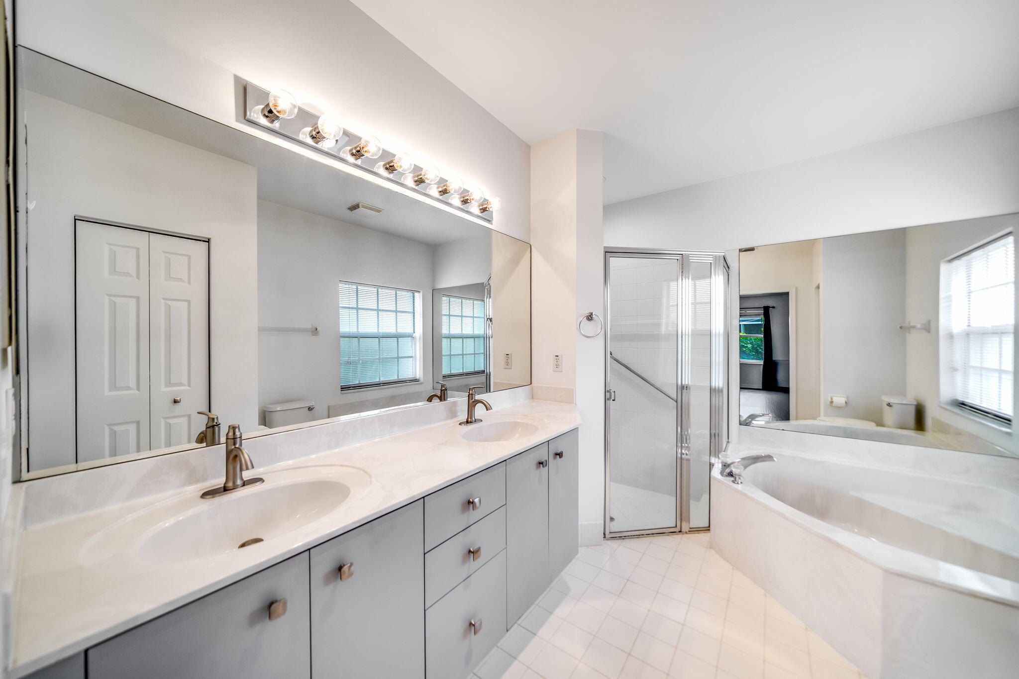 FLORAL LAKES 2 - Residential